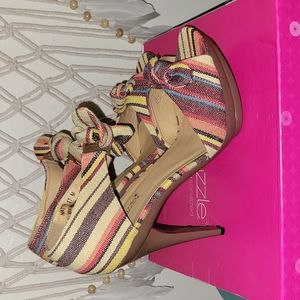 Shoe Dazzle Tribal Floral Heels